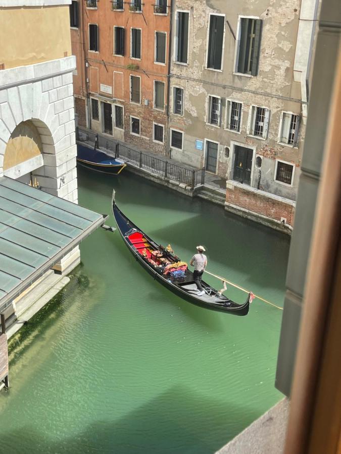 Casanova Fenice - Canal View Appartement Venetië