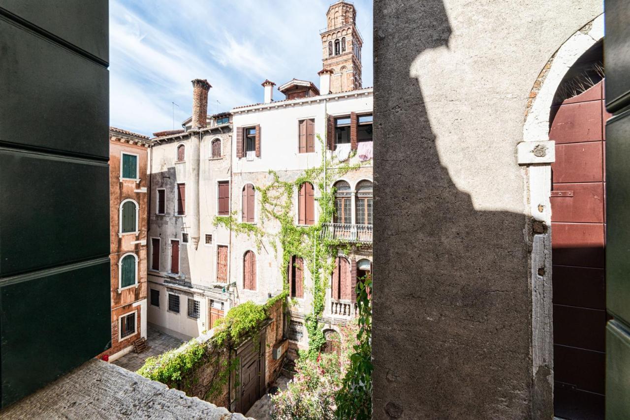 Casanova Fenice - Canal View Appartement Venetië